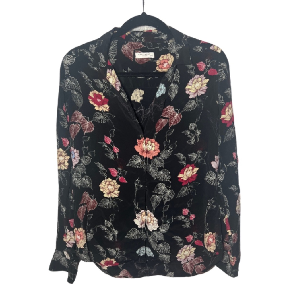 Equipment Button Up Collared Shirt